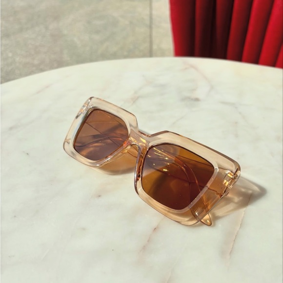 NEW NORDSTROM Clear Brown $78 Chunky Oversized Plastic Sunglasses Sunnies Y2K - Picture 12 of 16